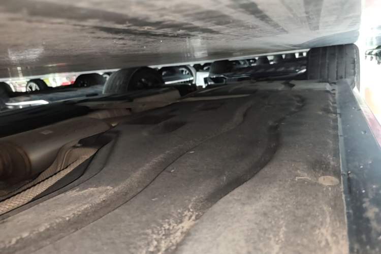 Used BMW 5 Series 2024 530Li Luxury Edition M Sport Package Right Side Sill
