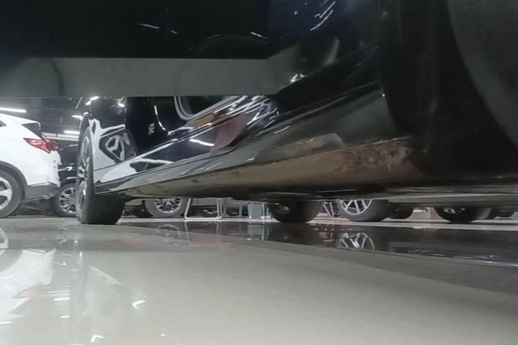 Used BMW 5 Series 2024 530Li Leading Model M Sport Package Right Side Sill