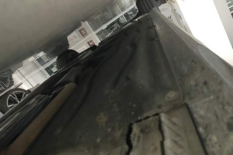 Used BMW 5 Series 2024 530Li Leading Model M Sport Package Right Side Sill