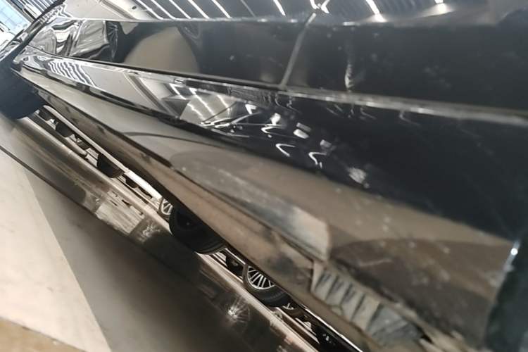 Used BMW 5 Series 2024 530Li Luxury Package Premium Edition Right Side Sill