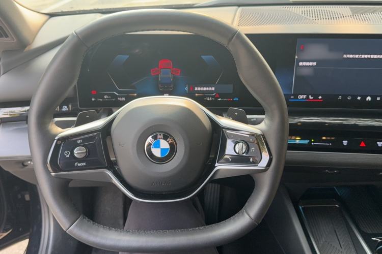 Used BMW 5 Series 2024 525Li Luxury Package Steering Wheel