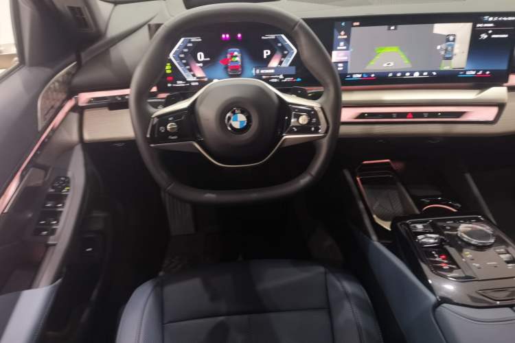 Used BMW 5 Series 2024 530Li xDrive Luxury Package Steering Wheel