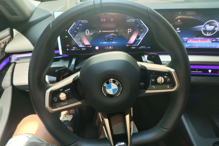 Used BMW 5 Series 2024 530Li Luxury Edition M Sport Package Steering Wheel