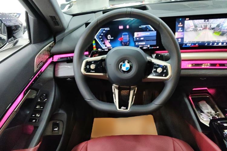 Used BMW 5 Series 2024 530Li Luxury Edition M Sport Package Steering Wheel