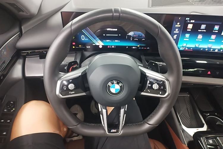 Used BMW 5 Series 2024 525Li M Sport Package Steering Wheel