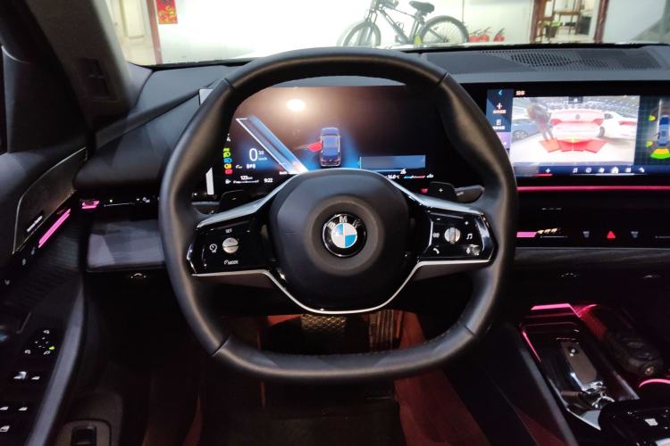 Used BMW 5 Series 2024 525Li Luxury Package Steering Wheel