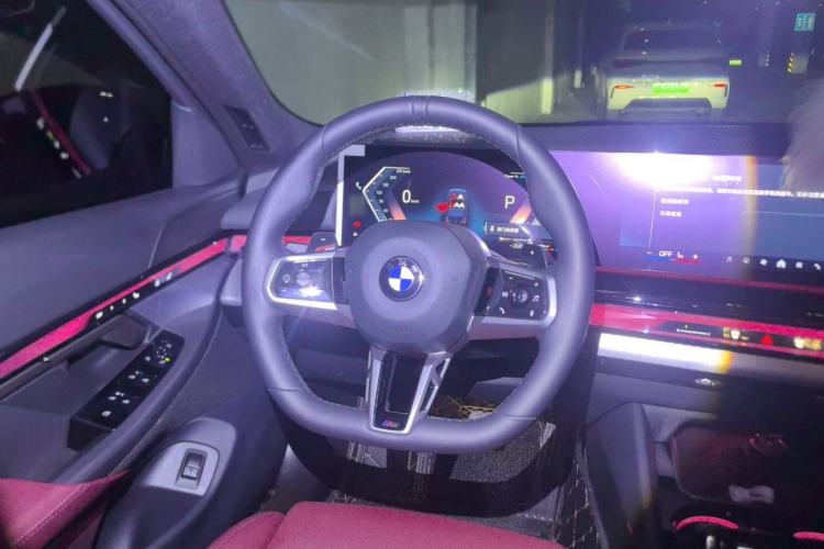 Used BMW 5 Series 2024 530i Leading Model M Sport Package Steering Wheel