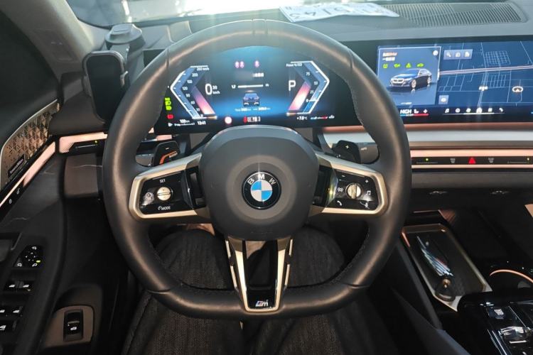Used BMW 5 Series 2024 530Li Luxury Edition M Sport Package Steering Wheel