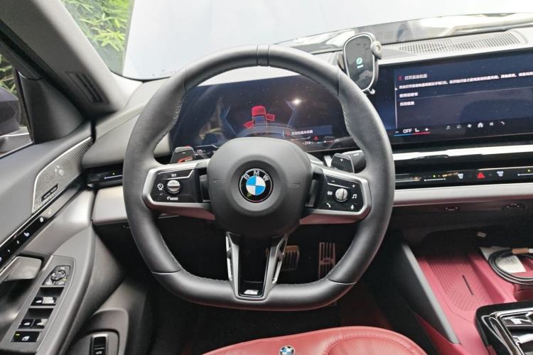 Used BMW 5 Series 2024 525Li M Sport Package Steering Wheel