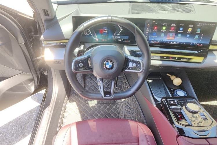 Used BMW 5 Series 2024 530Li xDrive M Sport Package Steering Wheel