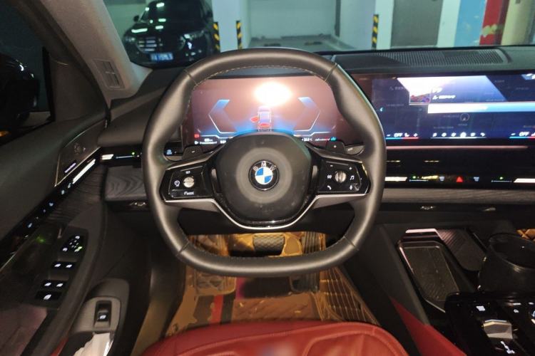 Used BMW 5 Series 2024 525Li Luxury Package Steering Wheel