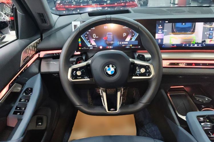 Used BMW 5 Series 2024 530Li Luxury Edition M Sport Package Steering Wheel