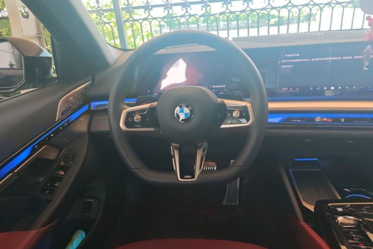 Used BMW 5 Series 2024 530Li Luxury Edition M Sport Package Steering Wheel