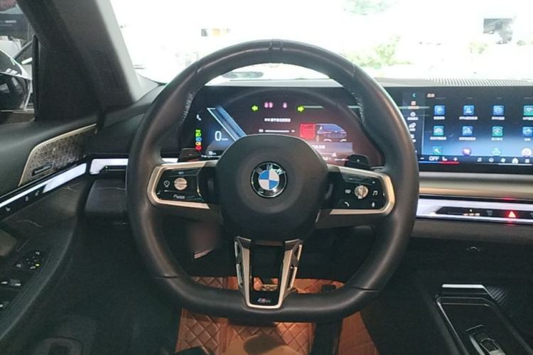 Used BMW 5 Series 2024 530Li Luxury Edition M Sport Package Steering Wheel