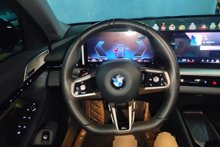 Used BMW 5 Series 2024 525Li M Sport Package Steering Wheel