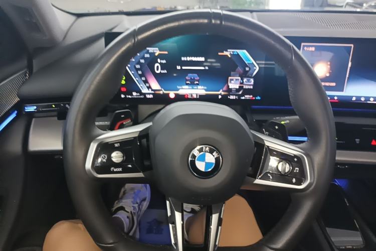 Used BMW 5 Series 2024 525Li M Sport Package Steering Wheel