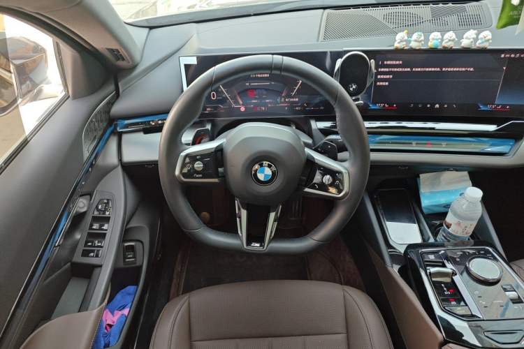 Used BMW 5 Series 2024 530Li Luxury Edition M Sport Package Steering Wheel