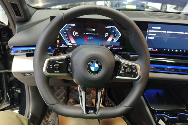Used BMW 5 Series 2024 530i Leading Model M Sport Package Steering Wheel