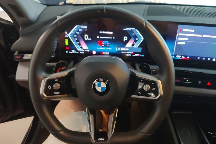 Used BMW 5 Series 2024 525Li M Sport Package Steering Wheel