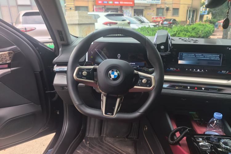 Used BMW 5 Series 2024 530Li Luxury Edition M Sport Package Steering Wheel