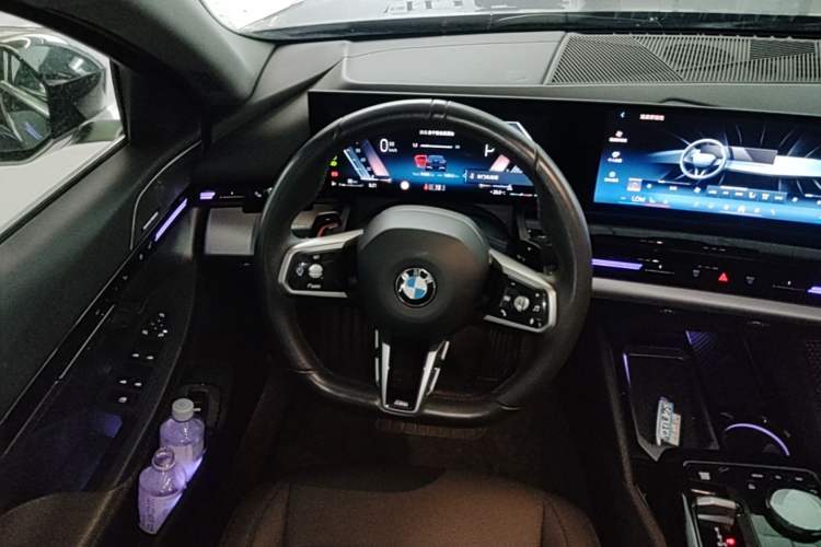 Used BMW 5 Series 2024 525Li M Sport Package Steering Wheel