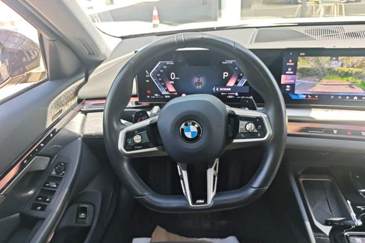 Used BMW 5 Series 2024 530Li Leading Model M Sport Package Steering Wheel