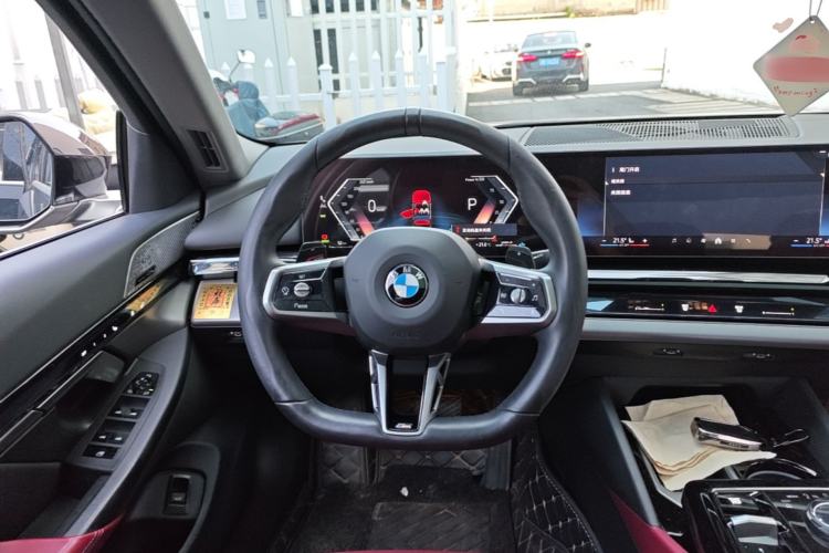 Used BMW 5 Series 2024 530Li Leading Model M Sport Package Steering Wheel