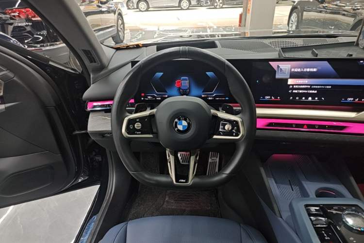 Used BMW 5 Series 2024 530Li Luxury Edition M Sport Package Steering Wheel