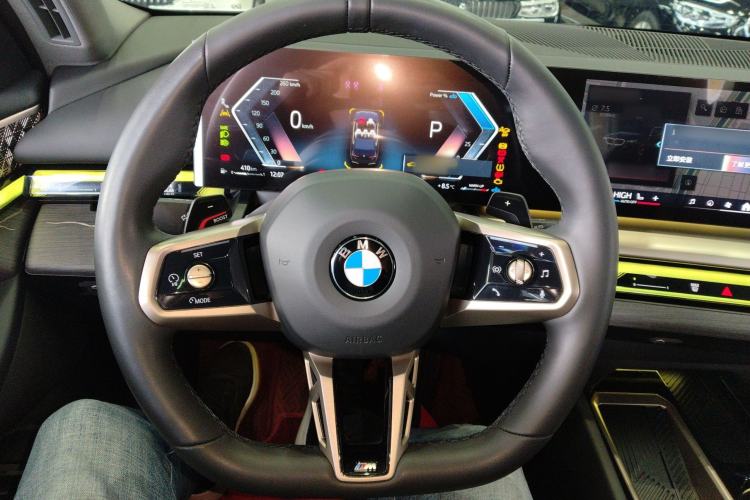 Used BMW 5 Series 2024 530Li Luxury Edition M Sport Package Steering Wheel