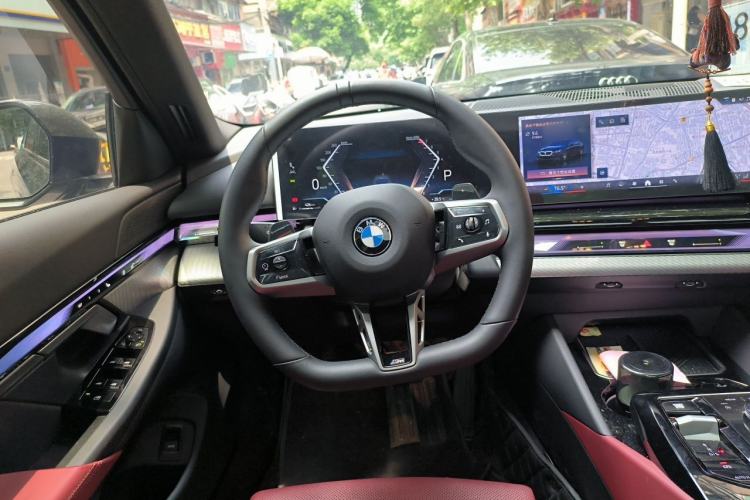 Used BMW 5 Series 2024 530i Leading Model M Sport Package Steering Wheel