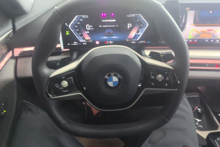 Used BMW 5 Series 2024 530Li Luxury Package Premium Edition Steering Wheel