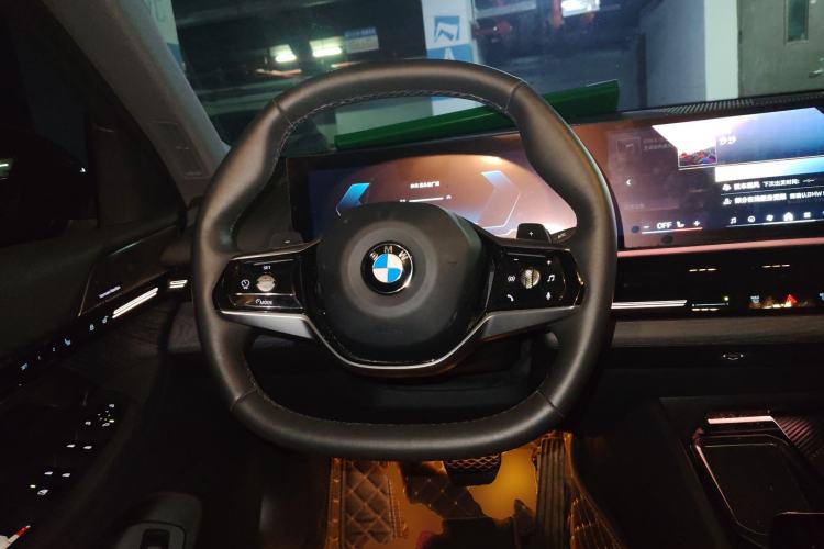 Used BMW 5 Series 2024 525Li Luxury Package Steering Wheel