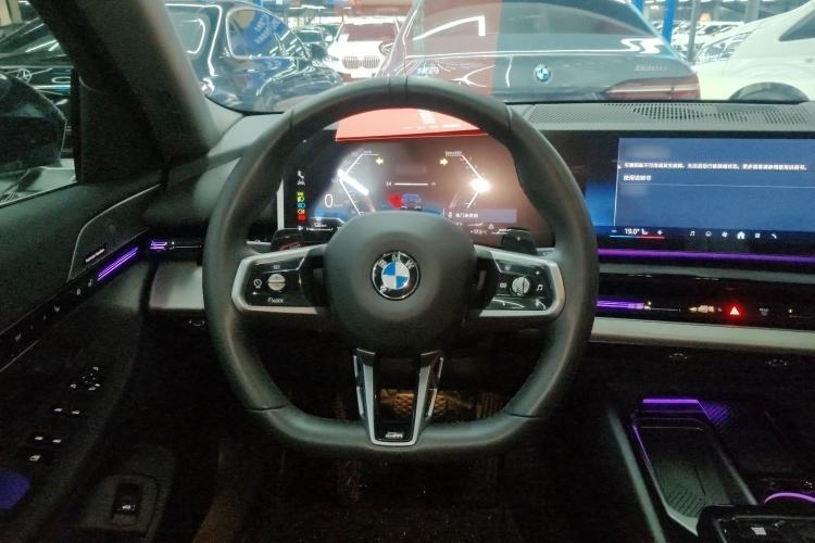 Used BMW 5 Series 2024 525Li M Sport Package Steering Wheel