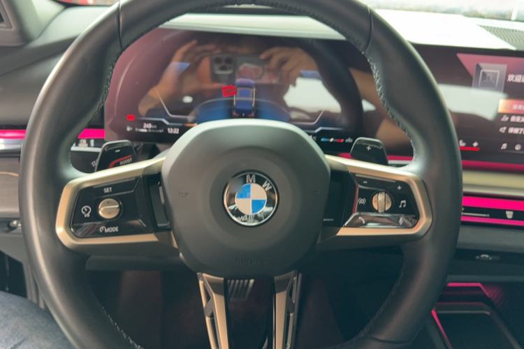 Used BMW 5 Series 2024 530Li Luxury Edition M Sport Package Steering Wheel