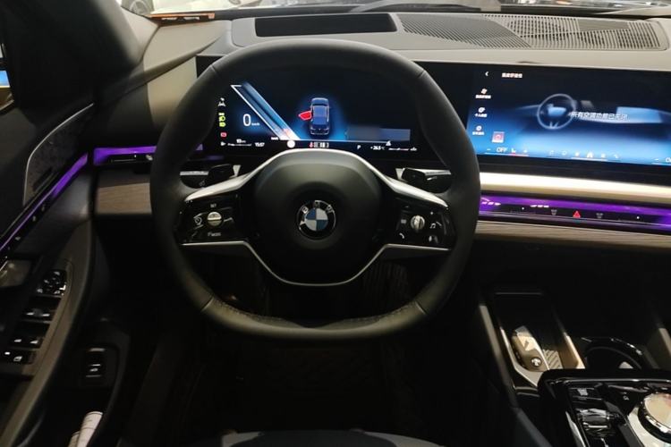 Used BMW 5 Series 2024 530Li Luxury Package Premium Edition Steering Wheel