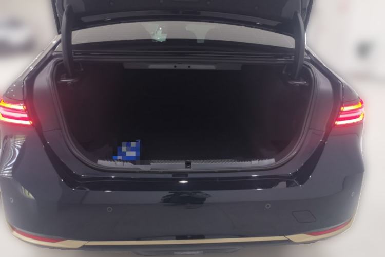 Used BMW 5 Series 2024 530Li xDrive Luxury Package Trunk