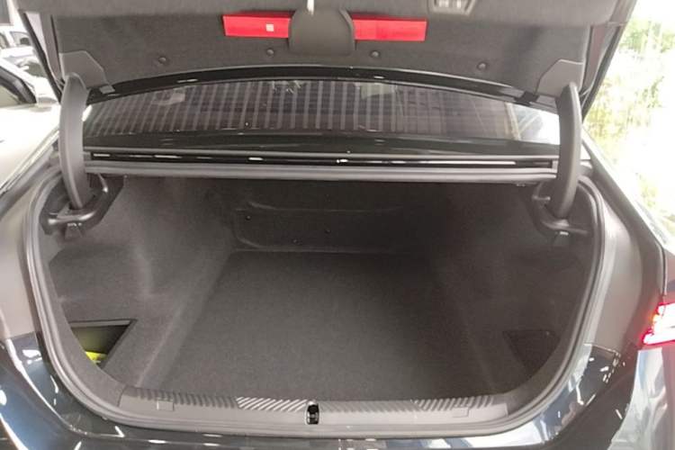 Used BMW 5 Series 2024 530Li Leading Model M Sport Package Trunk
