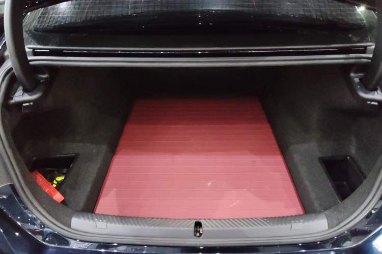 Used BMW 5 Series 2024 525Li Luxury Package Trunk