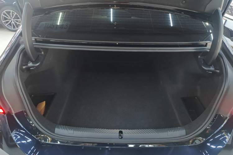 Used BMW 5 Series 2024 530Li Luxury Edition M Sport Package Trunk
