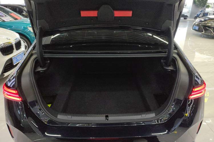 Used BMW 5 Series 2024 525Li M Sport Package Trunk