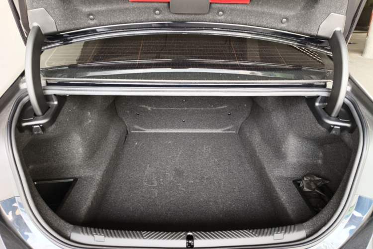 Used BMW 5 Series 2024 530Li Leading Luxury Package Trunk