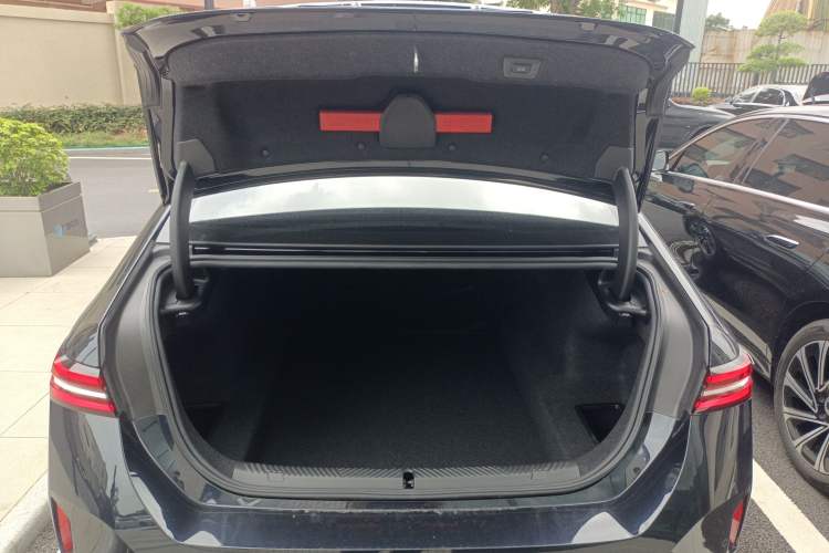Used BMW 5 Series 2024 525Li M Sport Package Trunk