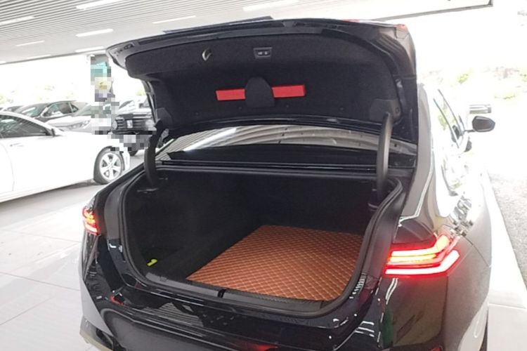 Used BMW 5 Series 2024 530Li Luxury Edition M Sport Package Trunk