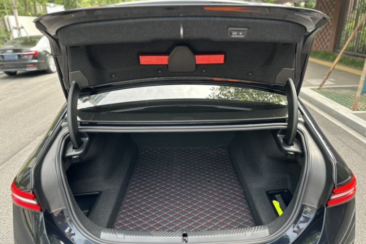 Used BMW 5 Series 2024 530Li Luxury Edition M Sport Package Trunk