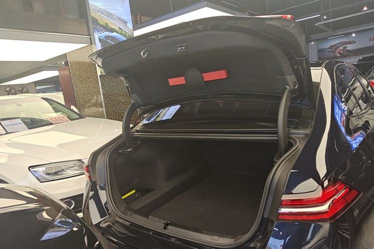 Used BMW 5 Series 2024 530Li Luxury Edition M Sport Package Trunk