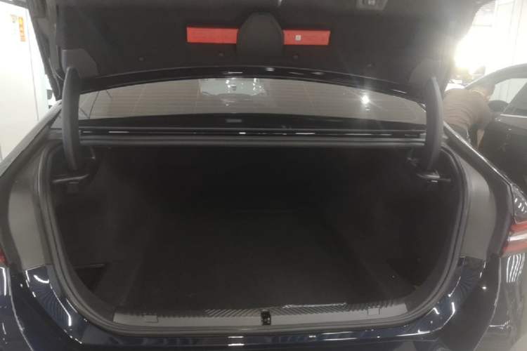 Used BMW 5 Series 2024 525Li M Sport Package Trunk