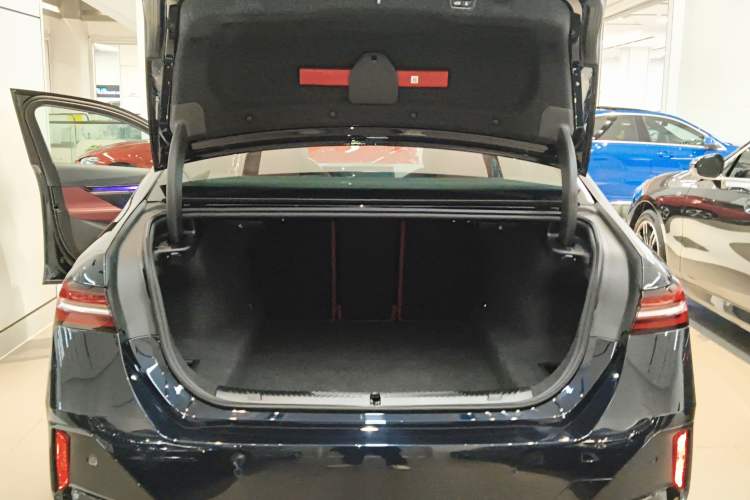 Used BMW 5 Series 2024 530i Leading Model M Sport Package Trunk