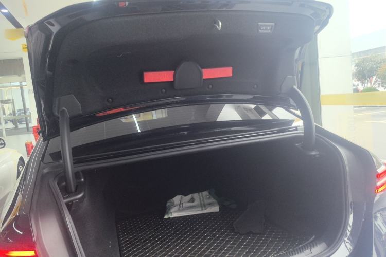 Used BMW 5 Series 2024 530Li Luxury Package Premium Edition Trunk