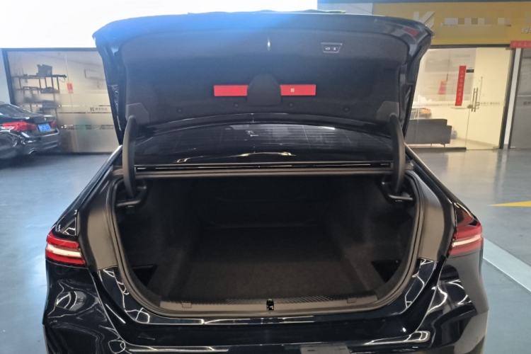 Used BMW 5 Series 2024 530Li Luxury Package Premium Edition Trunk