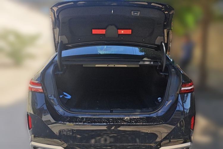 Used BMW 5 Series 2024 525Li M Sport Package Trunk
